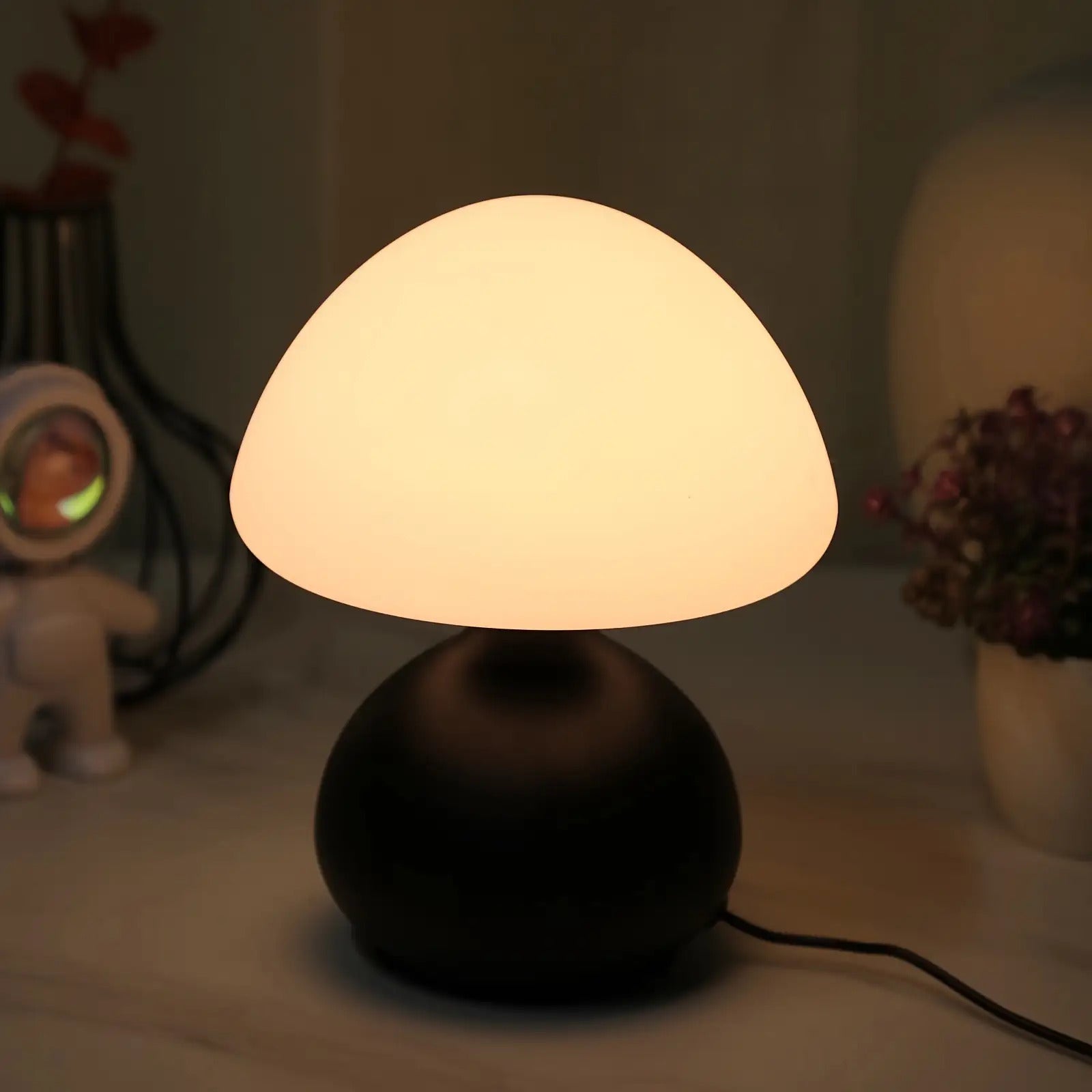 1pc Simple Creative Retro Ball Base Mushroom Table Lamp, USB Plug, Three-Color Switchable Stepless Dimming, Desktop Decorative Light, Night Light, Gift Lamp, Suitable for Bedroom, Study Room, Dormitory, Living Room, Multiple Occasions, Computer Bed Lamp D